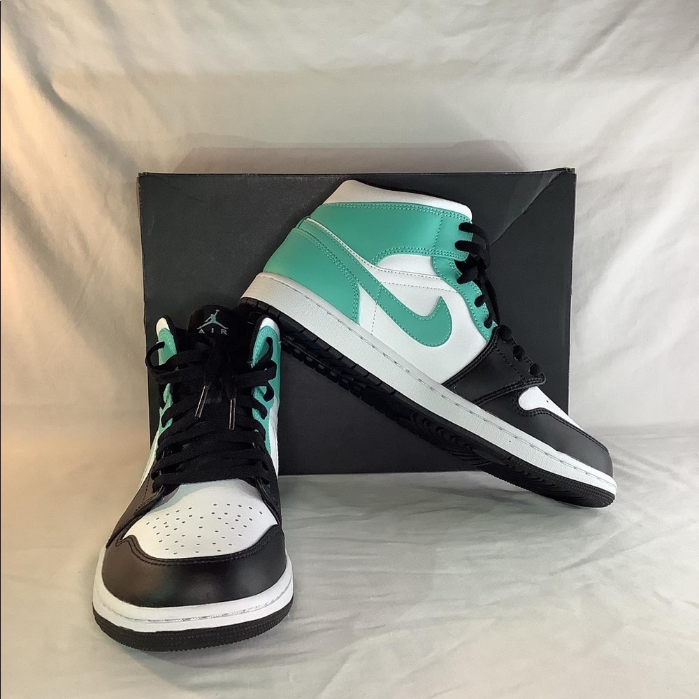 Air Jordan 1 Mid ‘Tropical Twist’